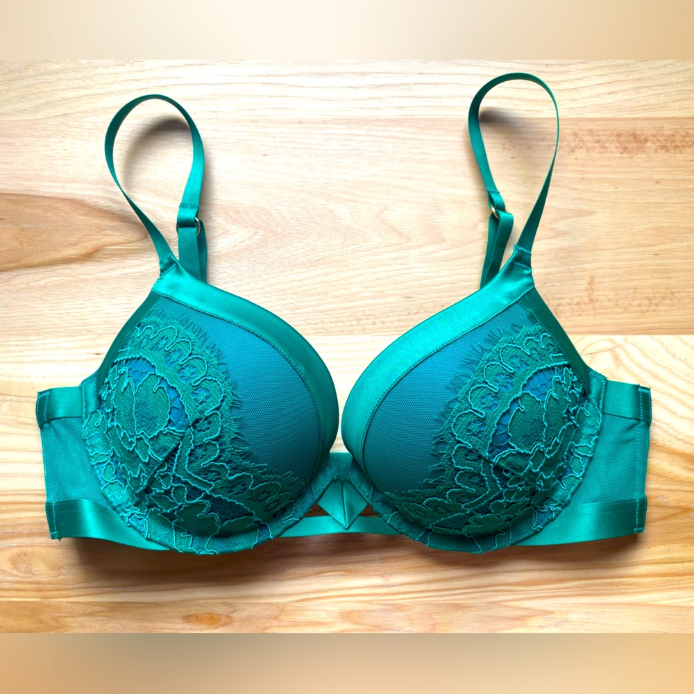 Victoria’s Secret 34C Very Sexy Push Up Emerald Green Lace Bra Add one cup size